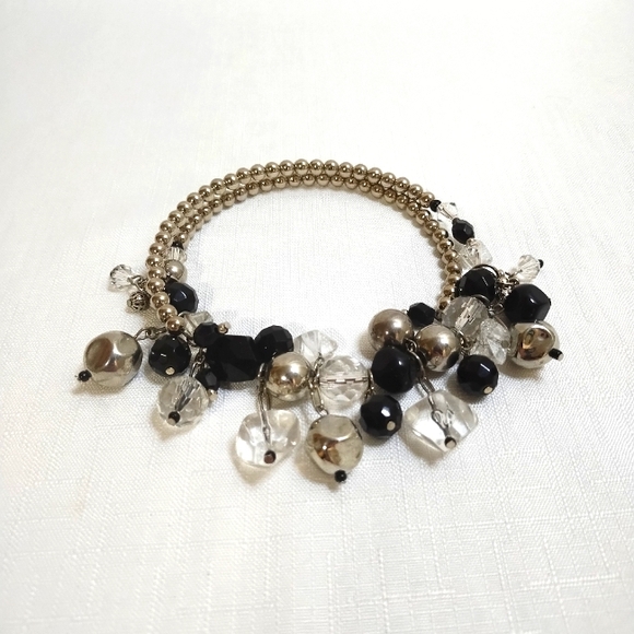 Elegant Black and Silver Beaded Statement Necklace - Picture 1 of 3